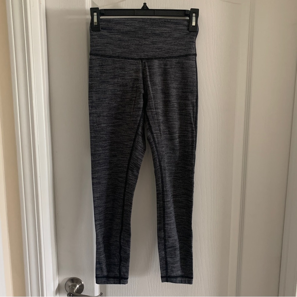 Women’s 4 LULULEMON Heathered Navy Blue‎ White Coco Pique High Rise 7/8 Leggings